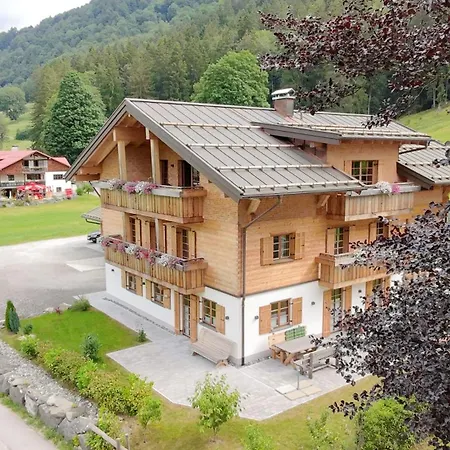 Mit Loggia Apartment
